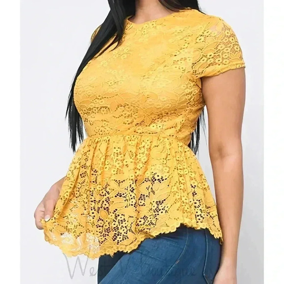🇺🇸BOGO🆓-Yellow Lace Flower Round Neck Short Sleeve Ruffle Hem Top With Lining - Picture 1 of 4